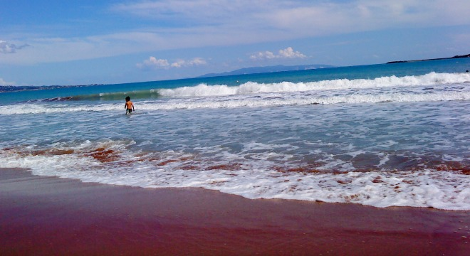 Αποτέλεσμα εικόνας για κατακόκκινη παραλία Ξι