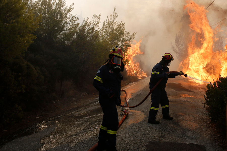 Εκκενώνονται παιδικές κατασκηνώσεις σε Αγ. Ανδρέα και Ζούμπερι-Φωτογραφία:ΑΠΕ ΜΠΕ/ΑΛΕΞΑΝΔΡΟΣ ΒΛΑΧΟΣ