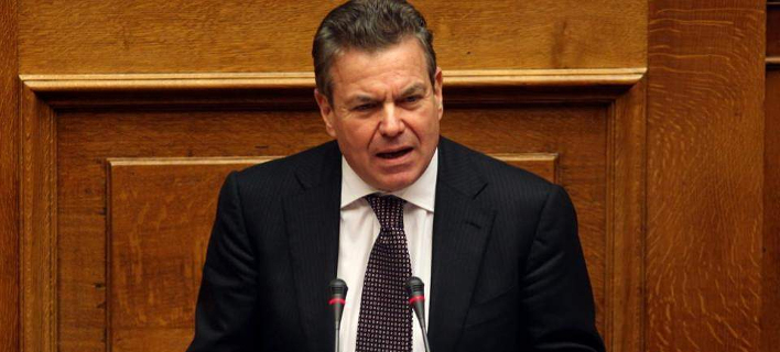 Ο υφ. Εργασίας πανηγυρίζει για τη μη περικοπή των συντάξεων που αποφάσισε το EWG