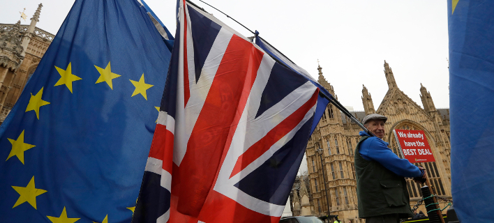 Brexit: Πιο κοντά ένα νέο δημοψήφισμα στη Βρετανία μετά το στραπάτσο της κυβέρνησης Μέι στη Βουλή
