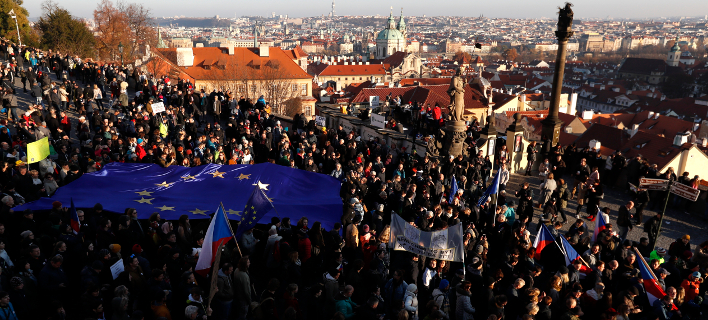 Διαδηλωτές στην Τσεχία/Φωτογραφία: ΑΡ