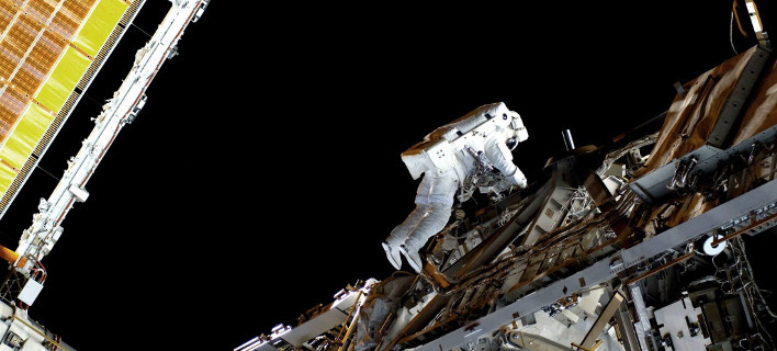 Î‘ÏƒÏ„ÏÎ¿Î½Î±ÏÏ„Î·Ï‚ Â«Ï€ÎµÏÏ€Î±Ï„Î¬Â» ÏƒÏ„Î¿ Î´Î¹Î¬ÏƒÏ„Î·Î¼Î± / Î¦Ï‰Ï„Î¿Î³ÏÎ±Ï†Î¯Î±: Facebook/ESA