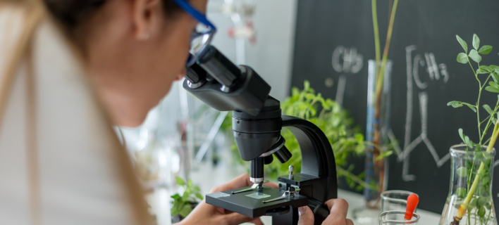 Ï†Ï…Ï„Î¬ ÏƒÏ„Î¿ ÎµÏÎ³Î±ÏƒÏ„Î®ÏÎ¹Î¿/Î¦Ï‰Ï„Î¿Î³ÏÎ±Ï†Î¯Î±: Shutterstock