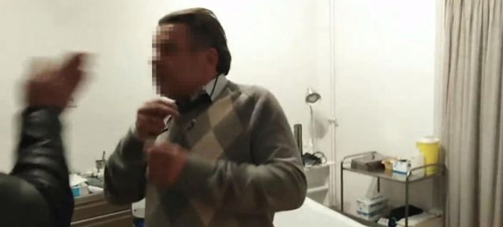 Την ποινική δίωξη των μελών του Ρουβίκωνα που έκαναν ντου στο γραφείο του ζητά ο γιατρός