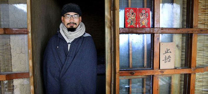Η απίστευτη ιστορία ενός πάμπλουτου Κινέζου: Σώθηκε από θαύμα, χάρισε τα χρήματά του και τώρα ζει στα βουνά [εικόνες]