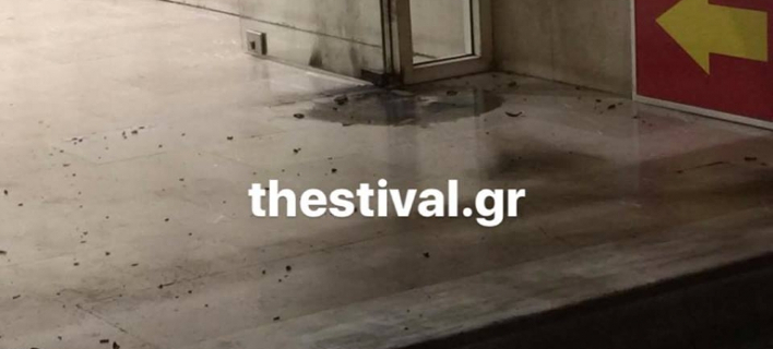 Επίθεση με μολότοφ στα γραφεία του ΣΥΡΙΖΑ στη Θεσσαλονίκη -Φθορές σε ένα όχημα