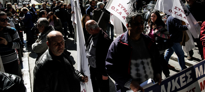 Î£Ï…Î³ÎºÎ­Î½Ï„ÏÏ‰ÏƒÎ· ÏƒÏ„Î· ÎœÎ±Î²Î¯Î»Î· ÎºÎ±Î¹ Ï€Î¿ÏÎµÎ¯Î± ÏƒÏ„Î¿ Ï…Ï€. Î•ÏÎ³Î±ÏƒÎ¯Î±Ï‚ -Eurokinissi
