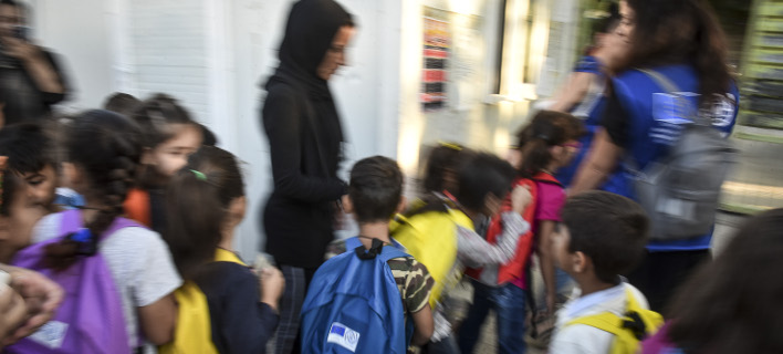 Σάμος: Αποχή μαθητών λόγω συστέγασης με προσφυγόπουλα -Την παρέμβαση εισαγγελέα ζητά η Περιφέρεια