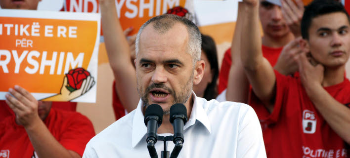 Ράμα: «Προβοκάτορες κηδειών», «ύαινες» και «κοράκια» στο τελευταίο αντίο στον Κατσίφα