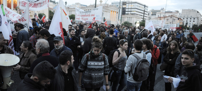 Σάμος: Στους δρόμους βγαίνουν οι κάτοικοι για το προσφυγικό