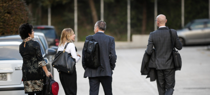 Στον αέρα οι 120 δόσεις μετά την αναχώρηση των Θεσμών