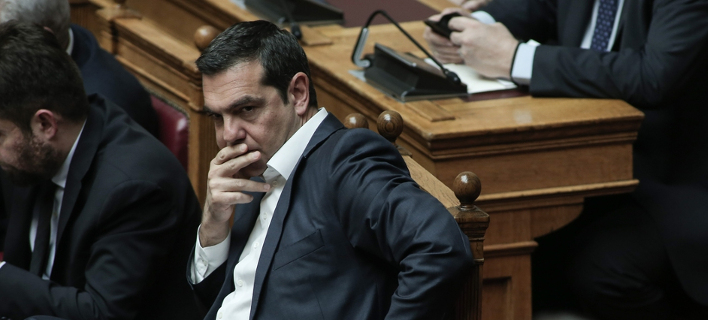 Μαδάει τη μαργαρίτα για τις εκλογές ο Αλέξης Τσίπρας -Φθινόπωρο, επιμένουν τα στελέχη