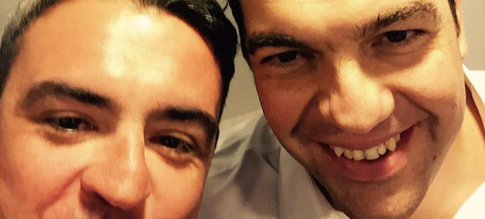 Η selfie του Μανώλη Πετσίτη με τον ΑλÎξη ΤσίπÏα
