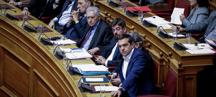 Μετά το πράσινο φως για τις συντάξεις επανέρχονται τα σενάρια για κάλπες
