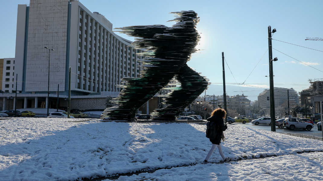 ÎŸ Î”ÏÎ¿Î¼Î­Î±Ï‚ ÏƒÏ„Î¿ Hilton Ï€Î±ÏƒÏ€Î±Î»Î¹ÏƒÎ¼Î­Î½Î¿Ï‚ Î¼Îµ Ï‡Î¹ÏŒÎ½Î¹ 
