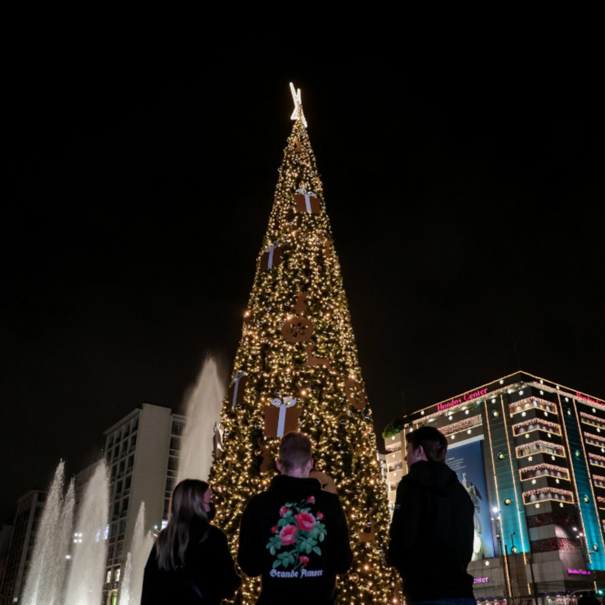 Athens Christmas Tree Lighting 2022 Athens: The Lights Are On The Magical Christmas Tree In Omonia | English |  Iefimerida.gr