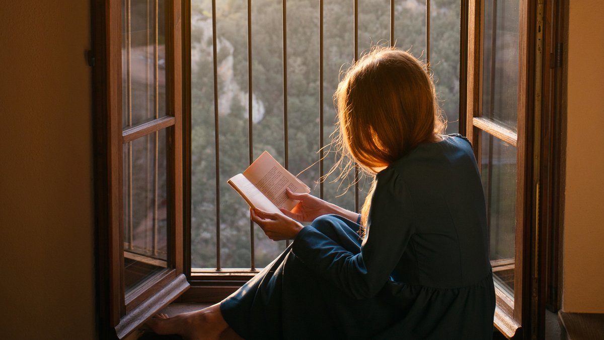 Έρευνα: Το προφίλ του Έλληνα αναγνώστη -Τι επιλέγει και πώς, πόσα βιβλία  διαβάζει, ο ρόλος των e-books - iefimerida.gr