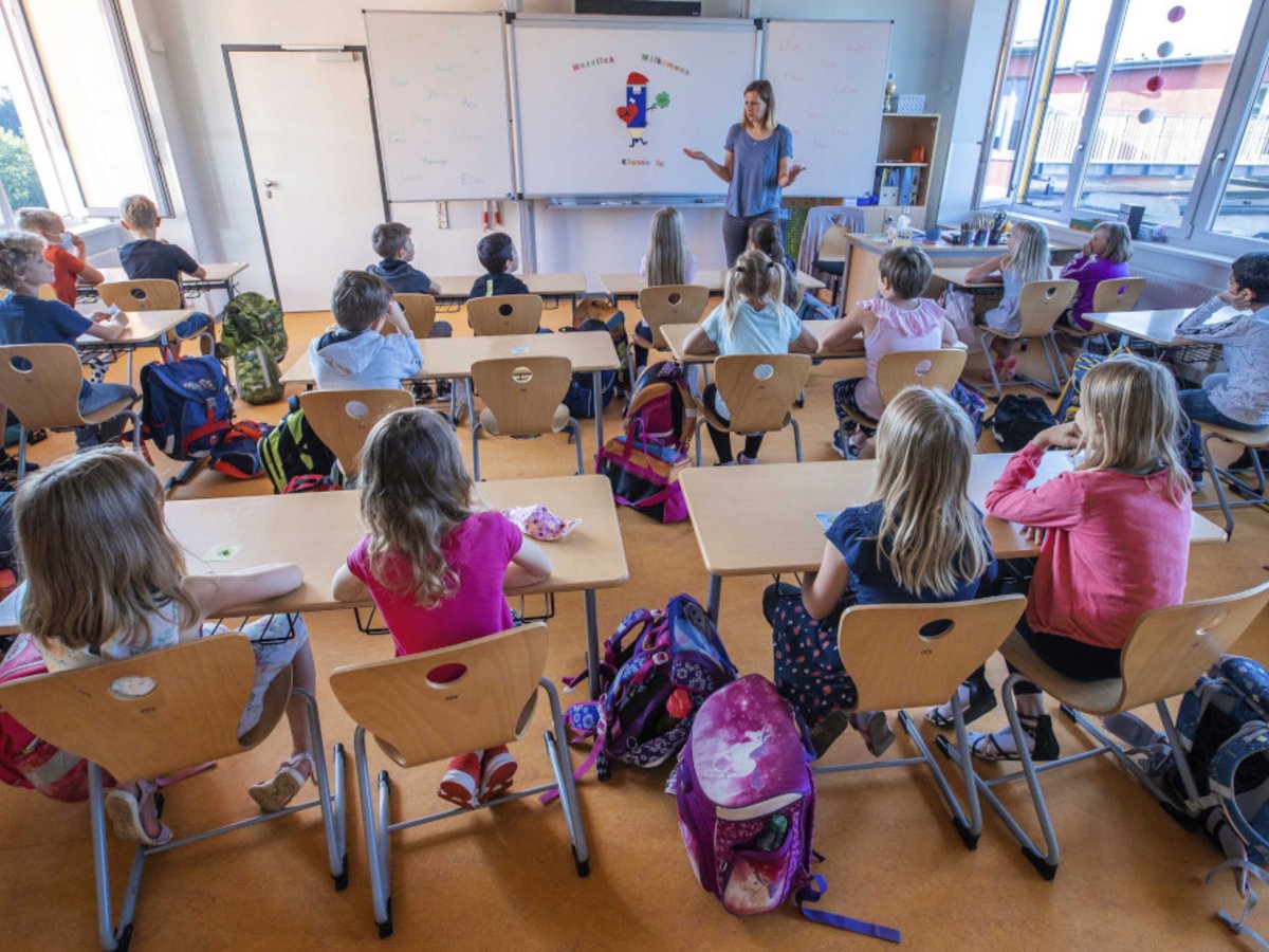 Κορωνοϊός – Γερμανία: Με γάντια και… κουβέρτες οι μαθητές στα σχολεία –Θα  ανοίγουν τα παράθυρα κάθε 20 λεπτά - iefimerida.gr