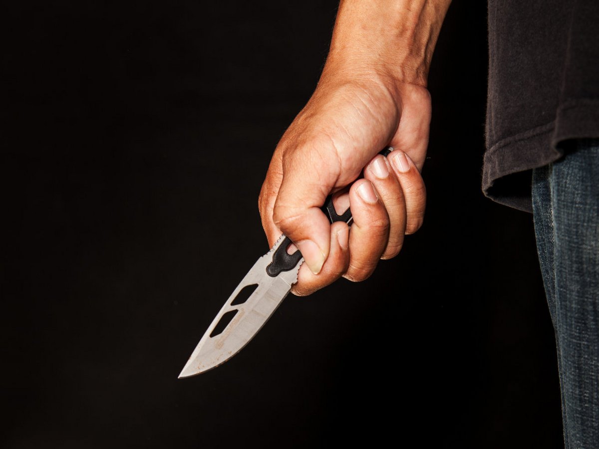 Πάτρα: Ανήλικος με μαχαίρι απειλούσε υπαλλήλους σούπερ μάρκετ -Τον  ακινητοποίησαν πελάτες - iefimerida.gr