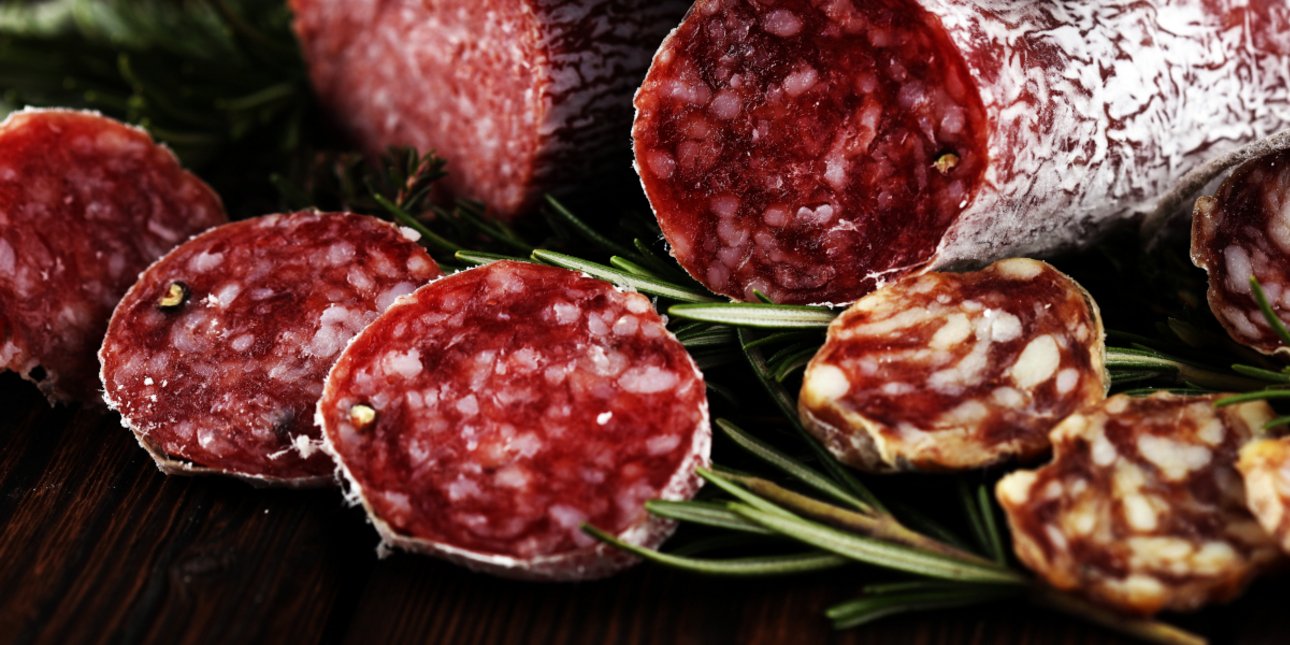 Ο ΕΦΕΤ ανακαλεί σαλάμι αέρος Εντοπίστηκαν ίχνη του μικροοργανισμού