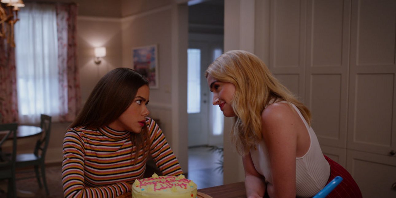 Netflix Είναι το «Τζίνι και Τζόρτζια» το νέο Gilmore Girls των ‘20s