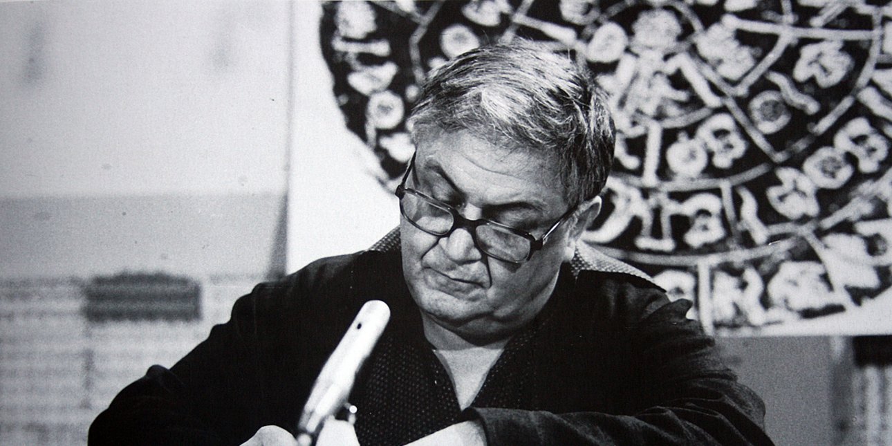 Ο Μάνος Χατζιδάκις στα Ανώγεια 1979 (Φωτο. Κώστας Ελευθεράκης, ΑΡΧΕΙΟ Γιώργου Μητρόπουλου)