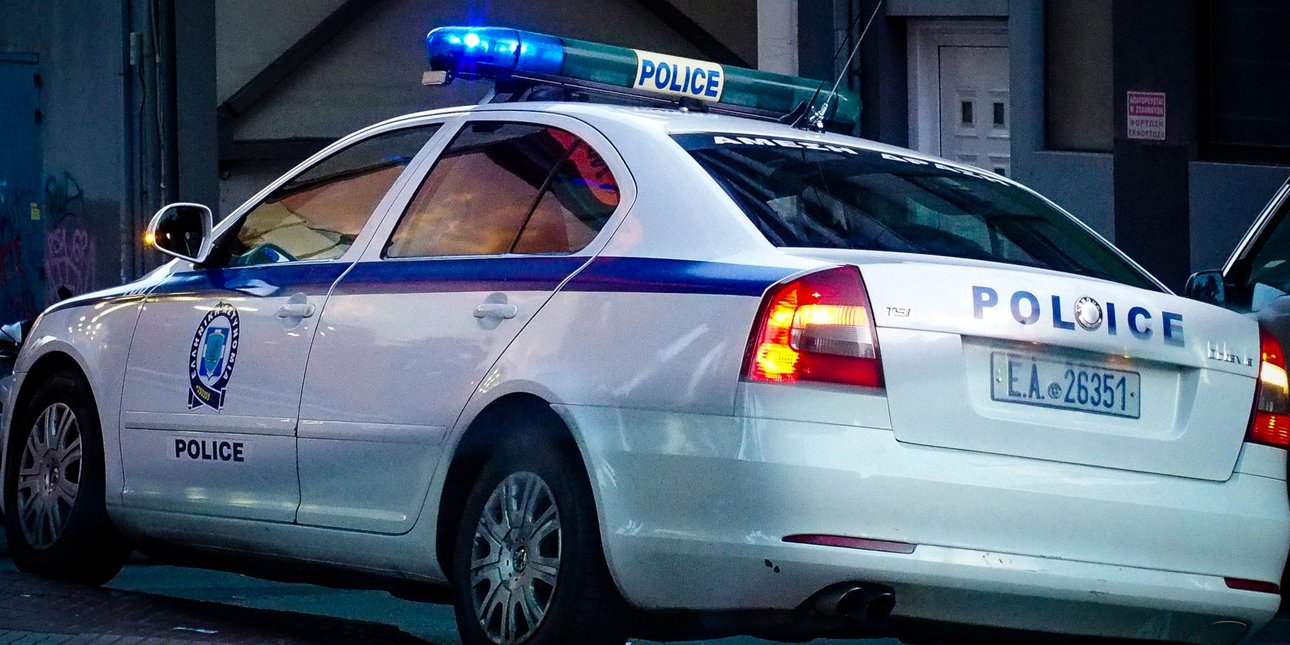 Πέλλα: Εξιχνιάστηκε τηλεφωνική απάτη με λεία 220 χρυσές λίρες, 7.500 ευρώ και κοσμήματα αξίας 15.000 ευρώ