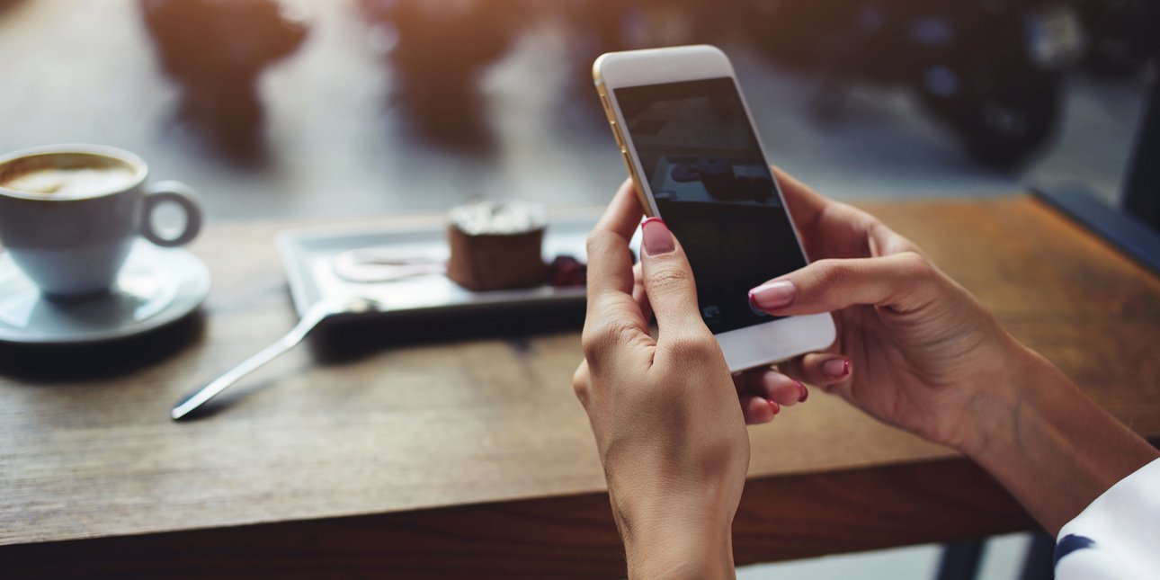 french mobile fuchsia