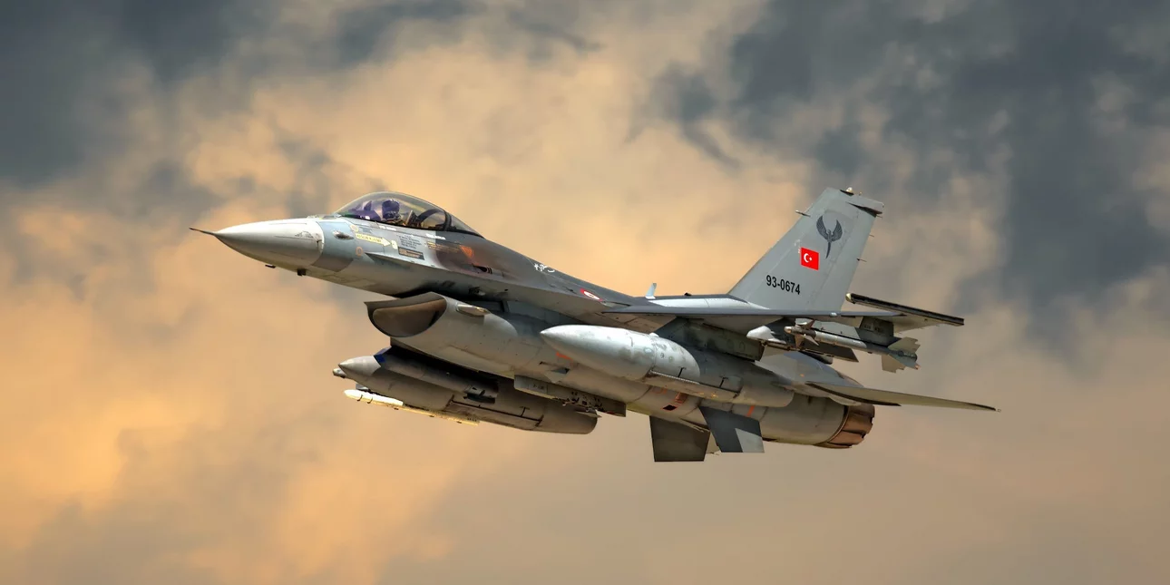 Υπερπτήση τουρκικών F-16 πάνω από τις Οινούσσες