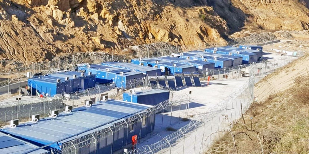 Σέρρες: Ποινική δίωξη σε 25 συλληφθέντες για τις ταραχές στη δομή της Σιντικής, αναζητούνται 15