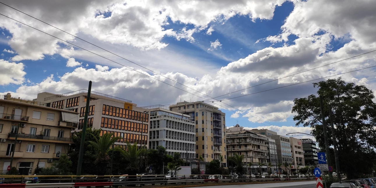 Καιρός: Άνοδος της θερμοκρασίας, έως και 23 βαθμούς σήμερα -Πού θα έχει τοπικές βροχές