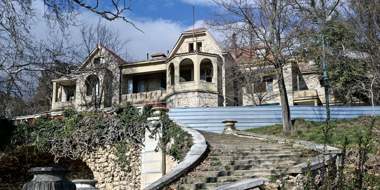 σκαλα νακτορα, τατοι