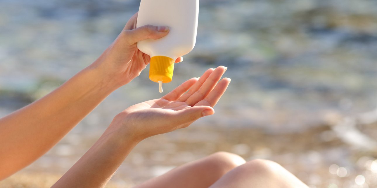 Αντιηλιακό: SPF 30 ή SPF 50; Ποια είναι στην πράξη η διαφορά