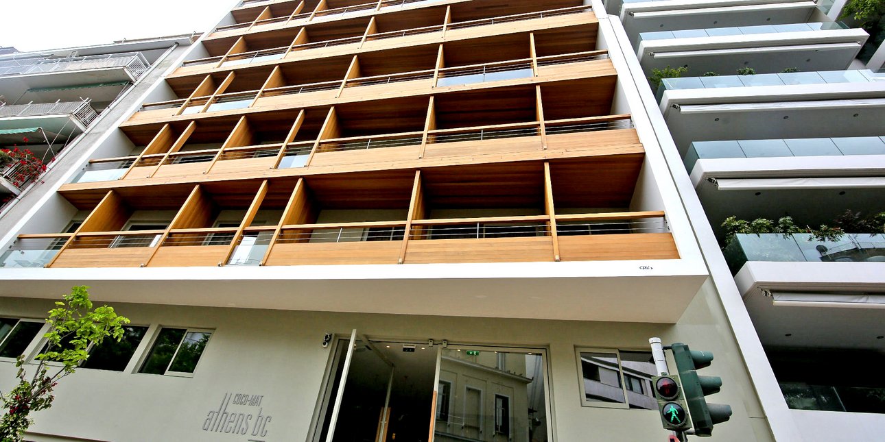 ΣτΕ: Νέα κύρωση στη διοίκηση για την καθυστέρηση κατεδάφισης των αυθαίρετων ορόφων ξενοδοχείου στην Ακρόπολη