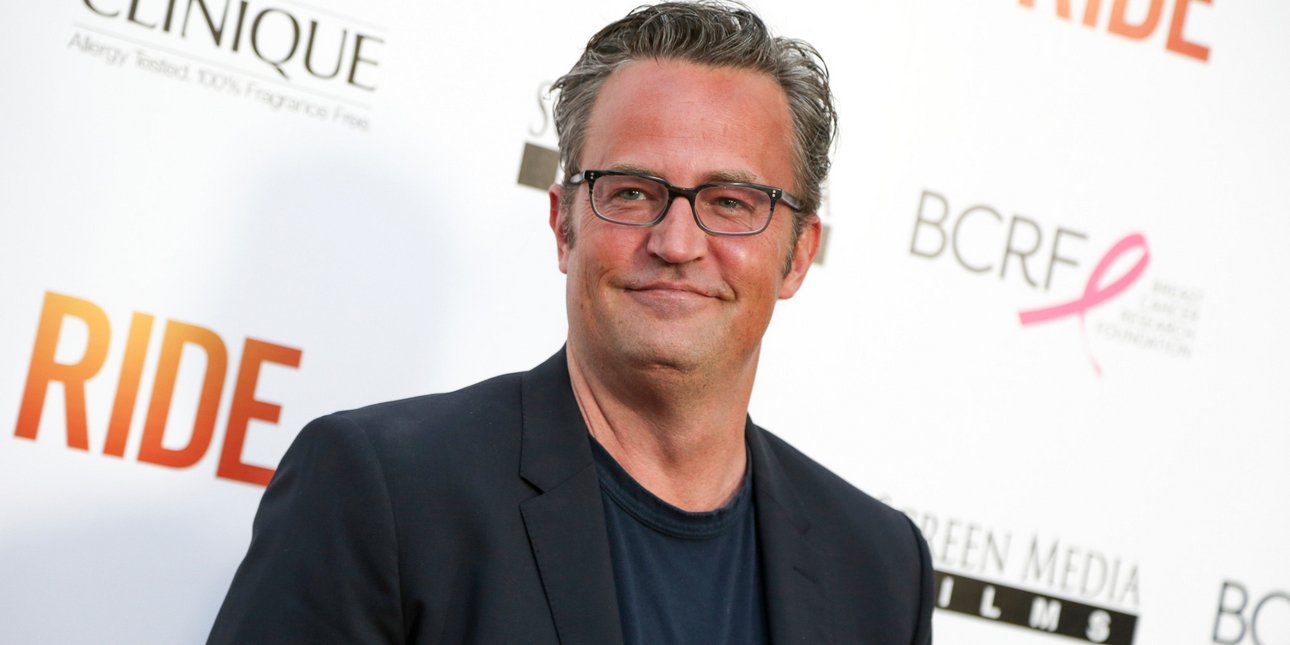 Ο χαμογελαστός Μάθιου Πέρι που έφυγε από τη ζωή σε ηλικία 54 ετών το Σάββατο 28 Οκτωβρίου