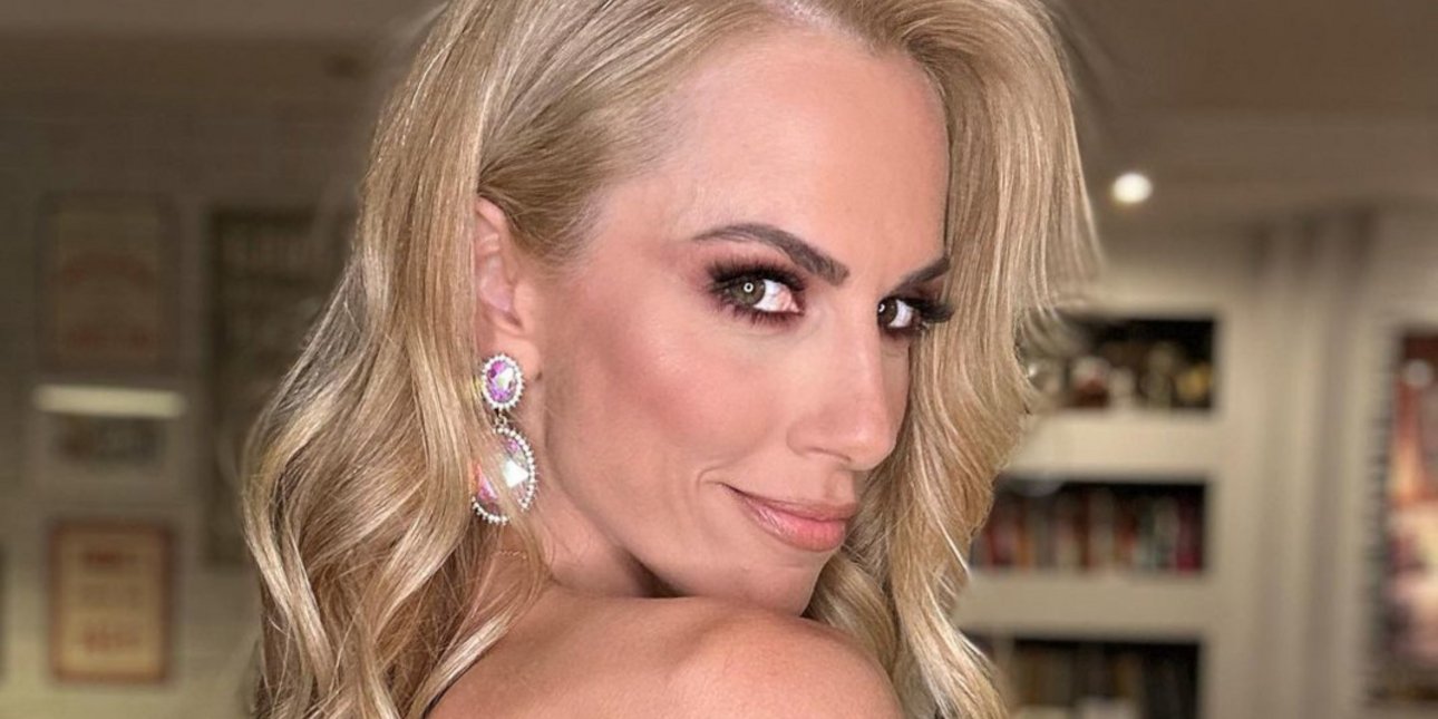 Η Ντορέττα Παπαδημητρίου το έριξε στον χορό πάνω στο πλοίο -Το βίντεο που έγινε viral