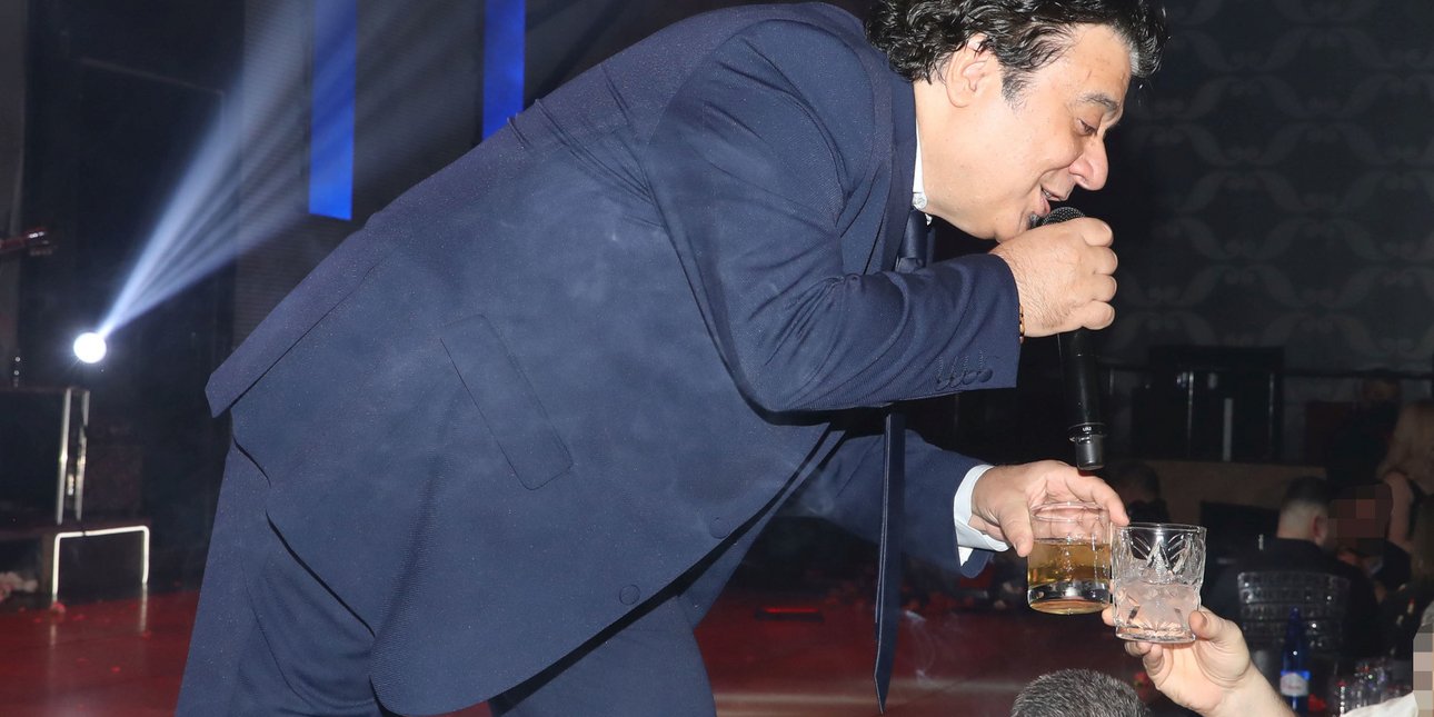 Ο Βασίλης Τερλέγκας σε κέντρο διασκέδασης