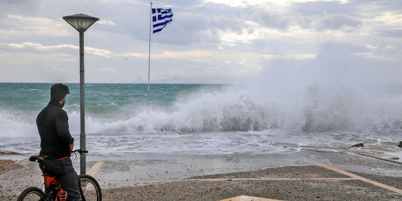 Με χιόνια η πιο κρύα Πρωτομαγιά των τελευταίων 70 ετών -Συνεχίζεται η ψυχρή εισβολή το Σαββατοκύριακο, αναλυτική πρόγνωση