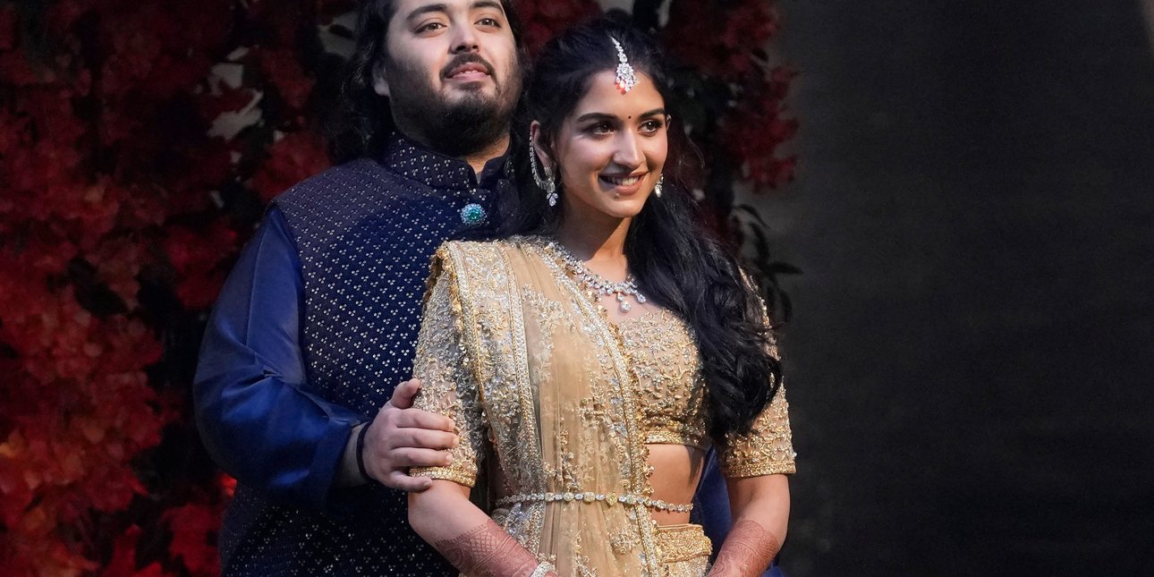 Ο μελλοντικός γαμπρός Ανάντ Αμπάνι με την αρραβωνιαστικιά του Ραντίκα Μερκάντ