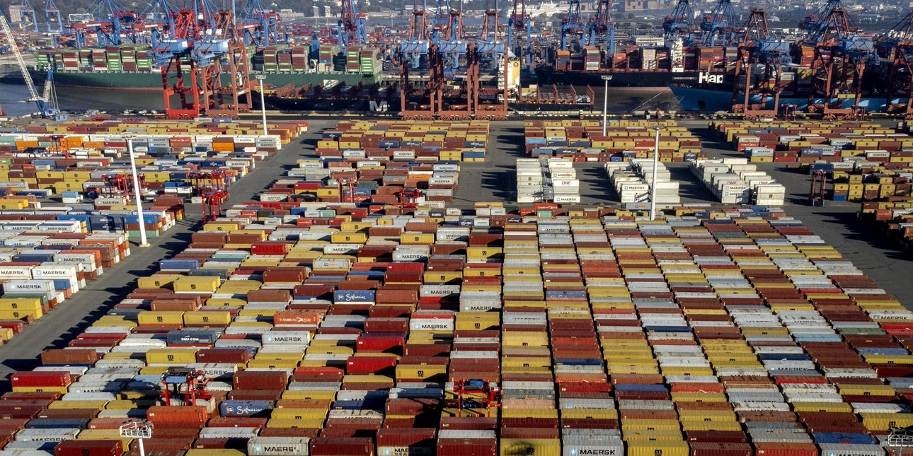 Νέες αυξήσεις στα ναύλα των εμπορευμάτων- Συνεχίζεται το ράλι των καυσίμων, ασφυκτική η πίεση στο Eurogroup