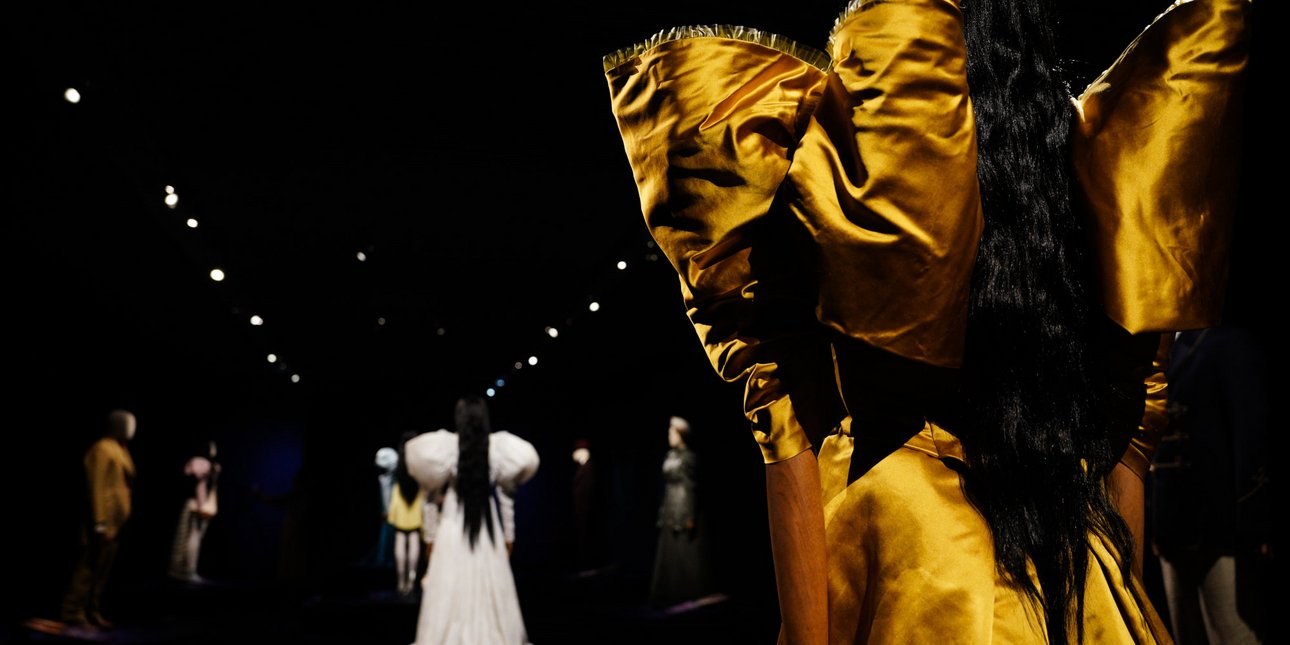 'Poor Things' costumes exhbition opens at Benaki Museum; designer to speak at Pireos annex on Wednesday