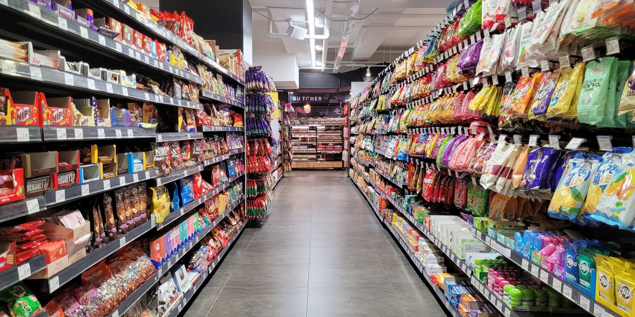 Πάνω από 1.700 προϊόντα με μειωμένες τιμές από σήμερα στα ράφια -Ποια μπαίνουν στη λίστα