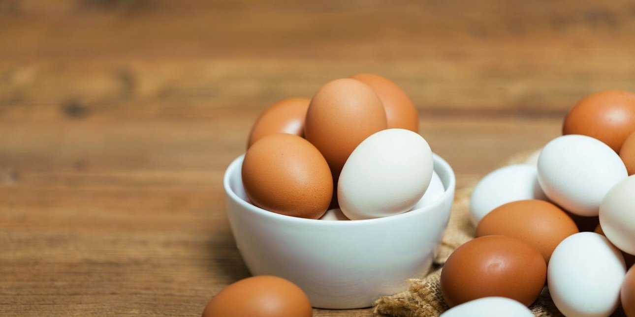 Το απλό λάθος που κάνουμε με τα αυγά στο ψυγείο και χαλάνε πιο γρήγορα