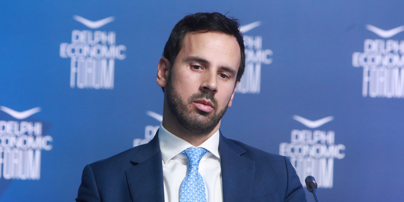 Ρωμανός για Τσίπρα: Ξεπέρασε το πρόγραμμα Θεσσαλονίκης και εκτίναξε τη βλάστηση με... λεφτόδεντρα