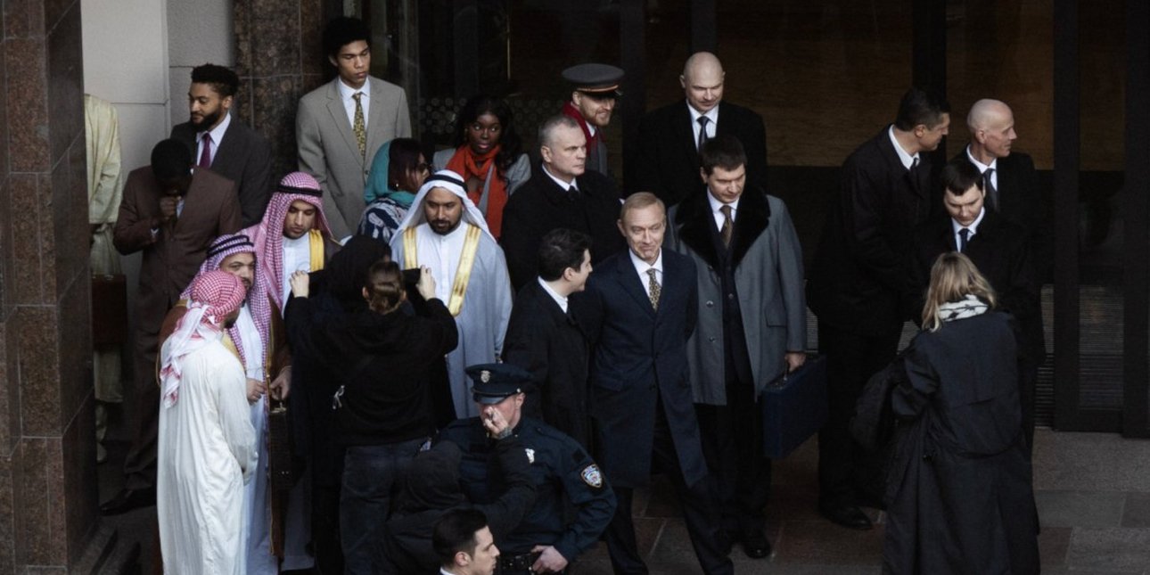 Ο Τζουντ Λο ως Πούτιν στα γυρίσματα ταινίας