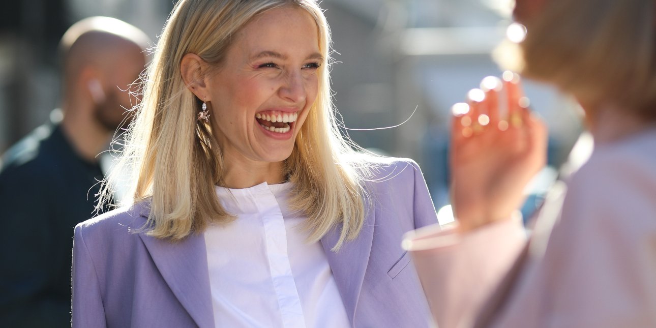 Αντηλιακό με χρώμα: Το λάθος που επηρεάζει το αποτέλεσμα χωρίς να το καταλαβαίνετε