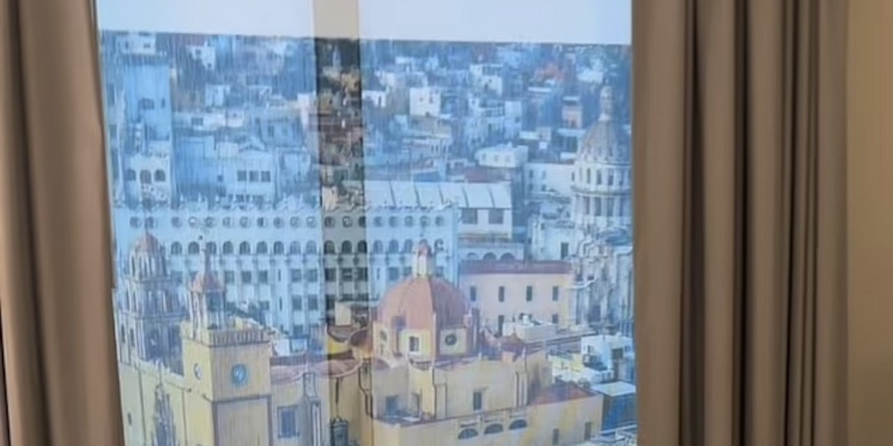 Η... θέα από το παράθυρο του ξενοδοχείου