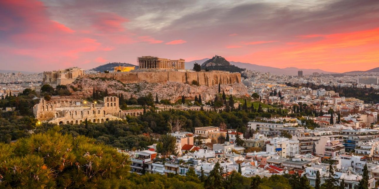 Italian Paper Hails Greece as Europe’s Fiscal Success Story