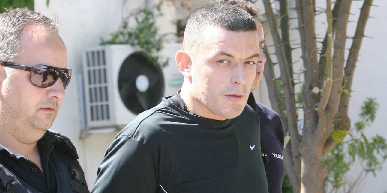 Πυροβολισμοί σε beach bar στην Ανάβυσσο: Ανθρωποκυνηγητό για τη σύλληψη του Αλκέτ Ριζάι και 3 ατόμων -Τι κατέγραψαν οι κάμερες