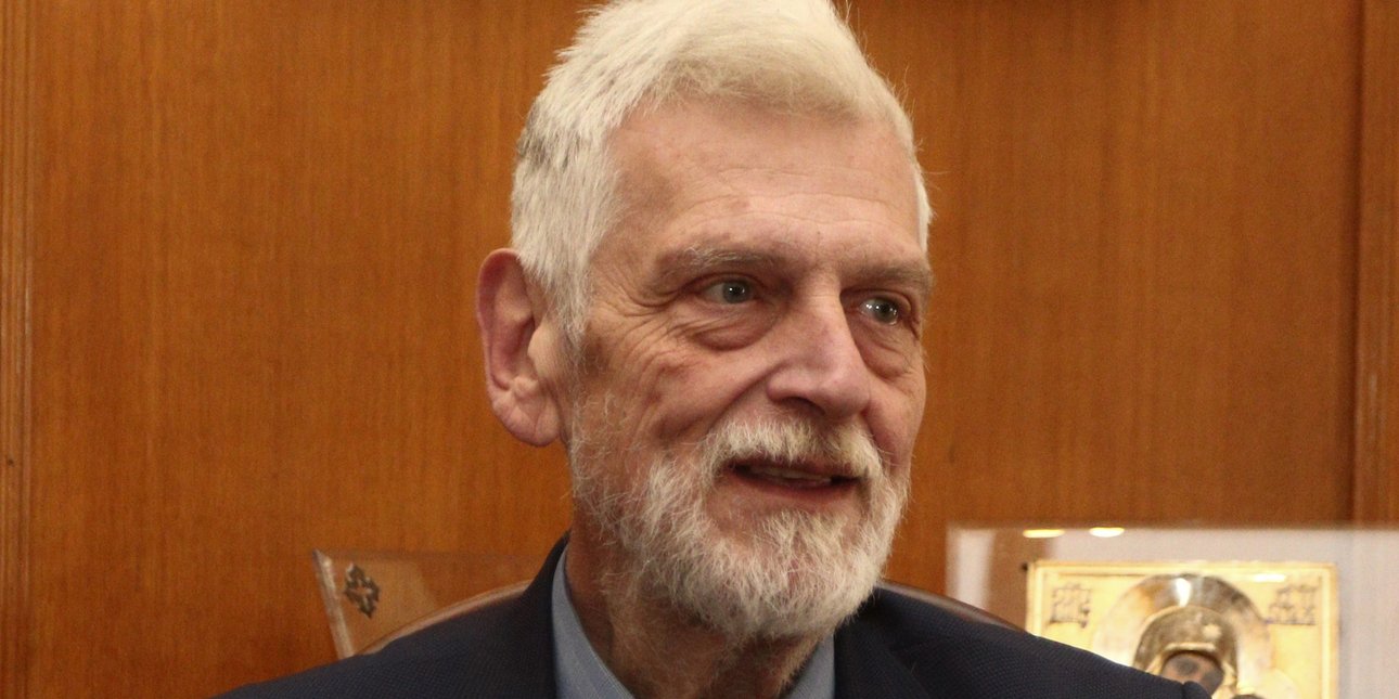 Λοβέρδος από Ιεροσόλυμα: Πράξη βαθιάς πνευματικής σημασίας για τον ελληνικό λαό η μεταφορά του Αγίου Φωτός